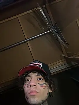 Snapshot of baby_young chatting on December 18, 2025, 4:17 am baby young online show from December 18, 2025, 4:17 am