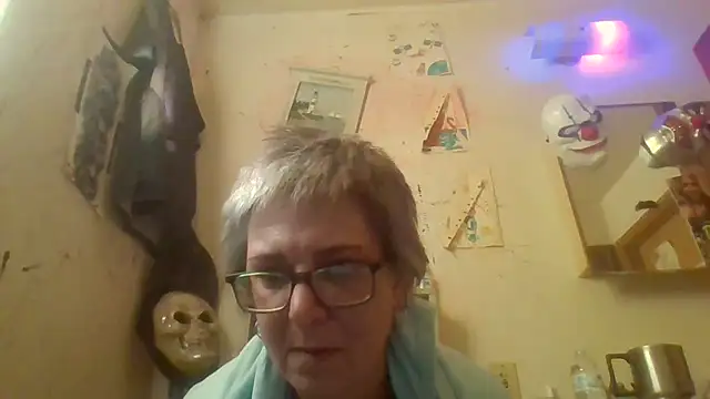 becky1111 online show from April 12, 2026, 1:47 pm