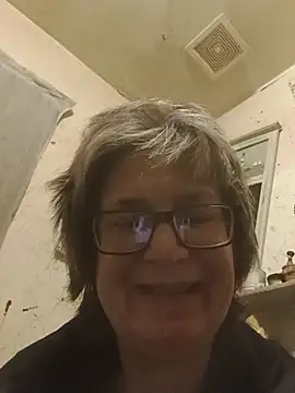Snapshot of becky1111 chatting on July 14, 2026, 10:21 am becky1111 online show from July 14, 2026, 10:21 am
