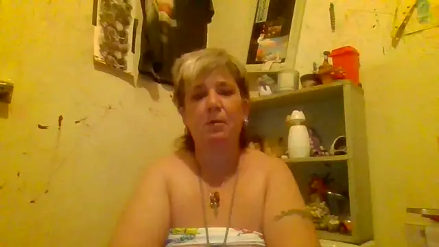 Snapshot of becky1111 chatting on June 7, 2026, 4:50 am becky1111 online show from June 7, 2026, 4:50 am