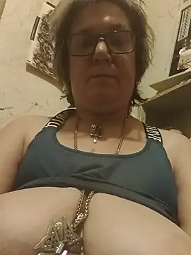 Snapshot of becky1111 chatting on July 18, 2026, 8:17 pm becky1111 online show from July 18, 2026, 8:17 pm