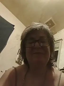 Snapshot of becky1111 chatting on July 12, 2026, 6:25 am becky1111 online show from July 12, 2026, 6:25 am