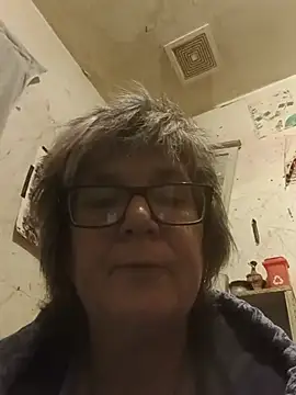 Snapshot of becky1111 chatting on July 13, 2026, 11:53 am becky1111 online show from July 13, 2026, 11:53 am