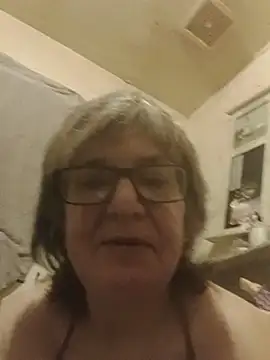 Snapshot of becky1111 chatting on July 31, 2026, 12:26 pm becky1111 online show from July 31, 2026, 12:26 pm