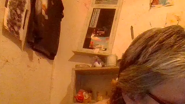 Snapshot of becky1111 chatting on June 7, 2026, 8:03 pm becky1111 online show from June 7, 2026, 8:03 pm