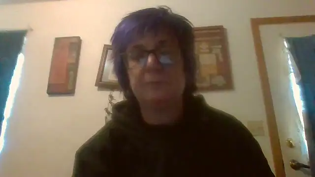 Snapshot of becky1111 chatting on June 17, 2026, 7:35 pm becky1111 online show from June 17, 2026, 7:35 pm