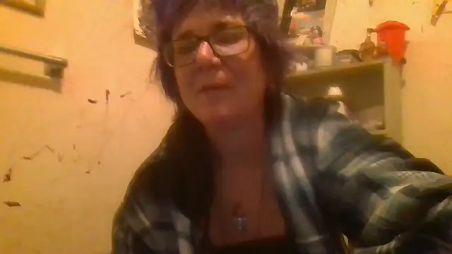 Snapshot of becky1111 chatting on June 17, 2026, 7:30 am becky1111 online show from June 17, 2026, 7:30 am