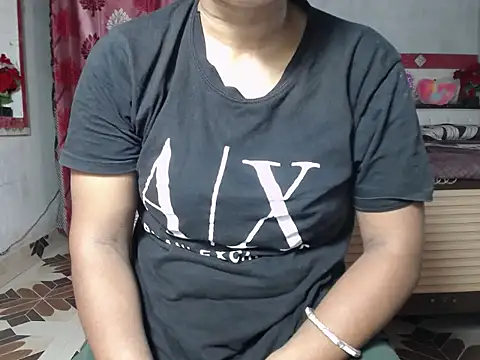 surbhi01 online show from May 18, 2026, 7:29 pm