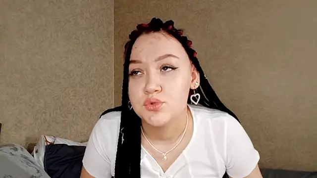 BigHeartMia online show from February 3, 2026, 6:11 am