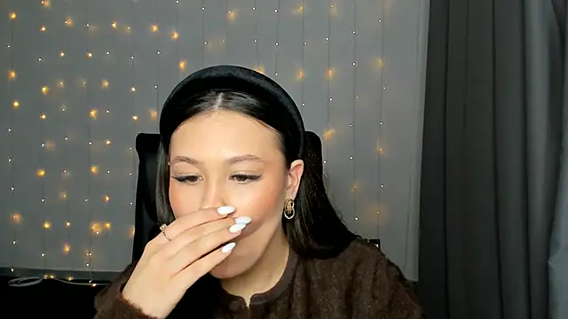 ArnitaAsma online show from December 18, 2025, 3:49 pm