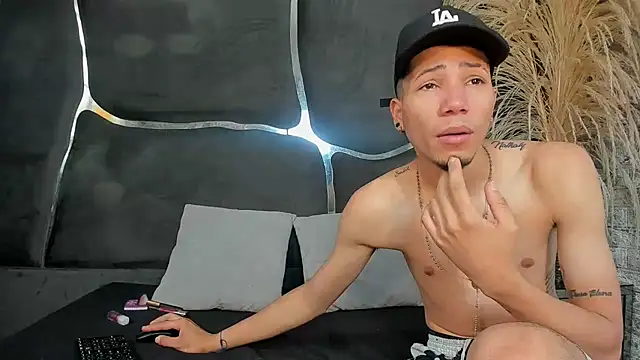 KatalellaAndLayan online show from February 7, 2026, 1:52 pm