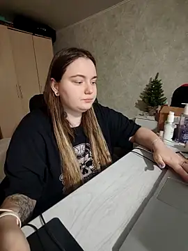 Elyslis online show from December 18, 2025, 11:19 pm