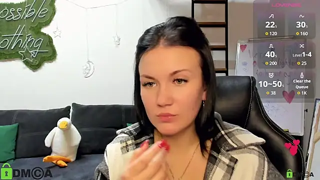 hot mia x online show from December 18, 2025, 8:23 pm