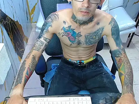Boy tatto77 online show from June 10, 2026, 12:06 pm