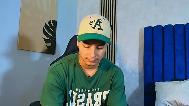 Noah Clarkk online show from May 15, 2026, 5:33 pm