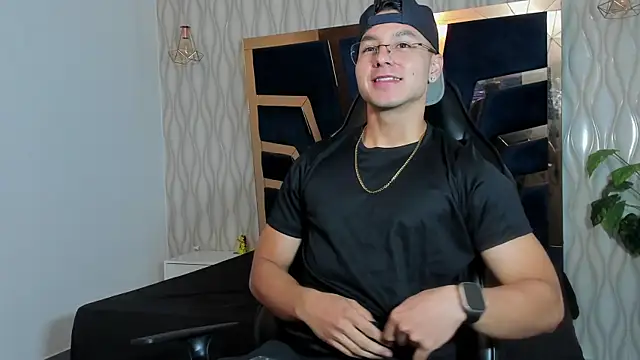 Noah Clarkk online show from April 20, 2026, 5:25 pm