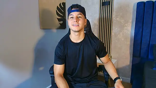 Noah Clarkk online show from May 13, 2026, 5:42 pm