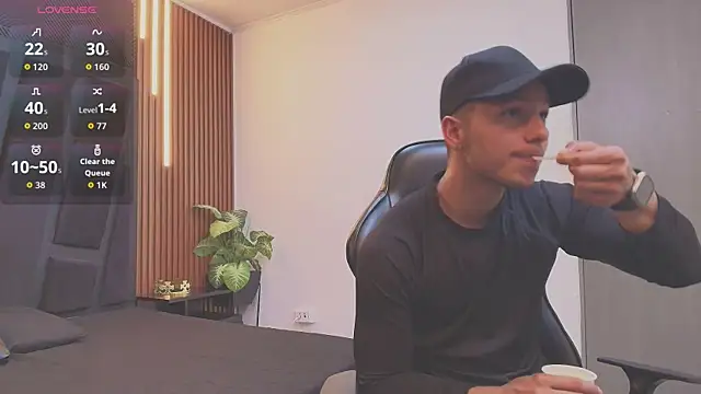 Noah Clarkk online show from April 25, 2026, 5:21 pm
