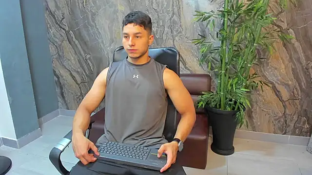Noah Clarkk online show from May 5, 2026, 3:26 pm