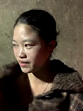 Snapshot of Neooo_01 chatting on December 18, 2025, 5:12 am Neooo 01 online show from December 18, 2025, 5:12 am