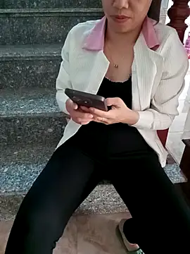 Sweet-Berryy online show from March 13, 2026, 2:38 am