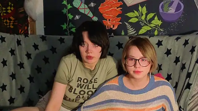 Snapshot of Ntmuforever chatting on December 18, 2025, 10:13 pm Ntmuforever online show from December 18, 2025, 10:13 pm