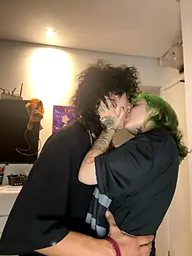 CrejinhaGotica online show from December 22, 2025, 1:39 am