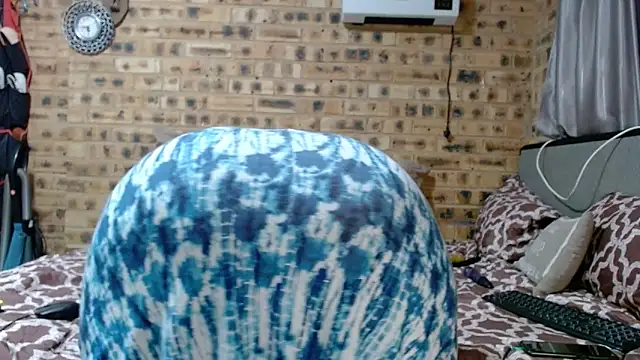 AFRICANBOOTYLICIOUS online show from June 14, 2026, 9:49 pm