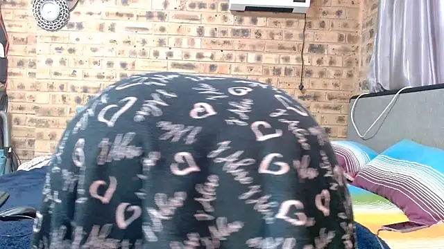 AFRICANBOOTYLICIOUS online show from May 25, 2026, 5:40 am