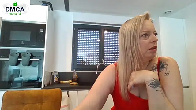 Snapshot of Miss-Chupagirly chatting on March 19, 2026, 10:04 am Miss-Chupagirly online show from March 19, 2026, 10:04 am