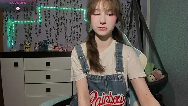 Yoonhee ki online show from June 28, 2026, 8:26 pm