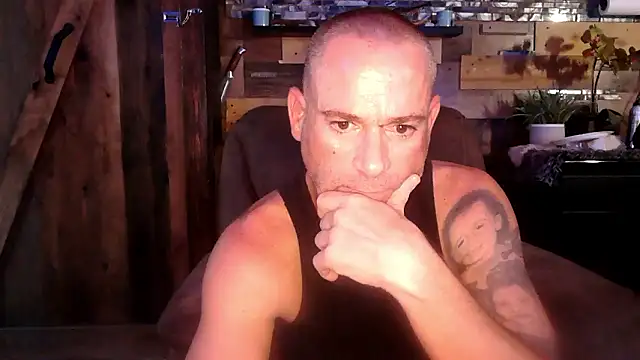 Snapshot of MISTERANDDEMI chatting on June 5, 2026, 6:57 pm MISTERANDDEMI online show from June 5, 2026, 6:57 pm