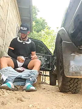 Snapshot of PIGHIGHDIRTY_p0 chatting on February 10, 2026, 5:23 pm PIGHIGHDIRTY p0 online show from February 10, 2026, 5:23 pm