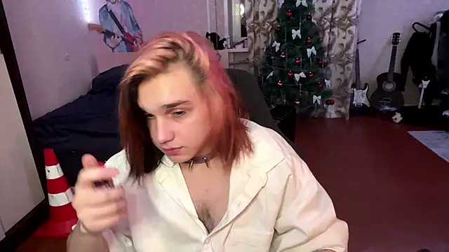 Snapshot of emo_sweet chatting on December 21, 2025, 10:43 pm emo sweet online show from December 21, 2025, 10:43 pm