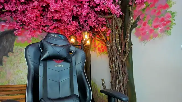 VenomDoll  online show from December 19, 2025, 12:18 pm