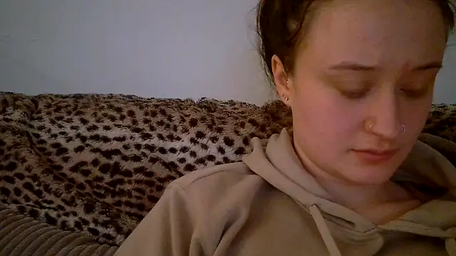 LilyLuck  online show from March 6, 2026, 1:22 am