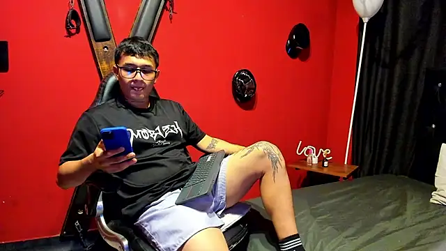 anddy024  online show from December 19, 2025, 12:40 pm