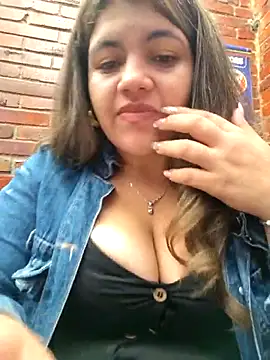 Snapshot of Ivy_enjoy chatting on June 14, 2026, 9:05 pm Ivy enjoy online show from June 14, 2026, 9:05 pm