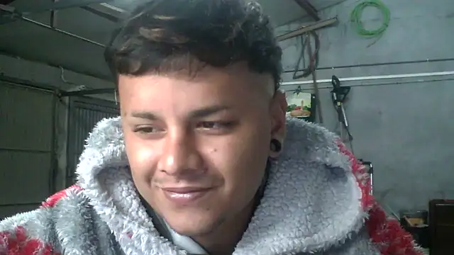 Snapshot of Sickbooy69 chatting on May 14, 2026, 6:38 pm Sickbooy69 online show from May 14, 2026, 6:38 pm