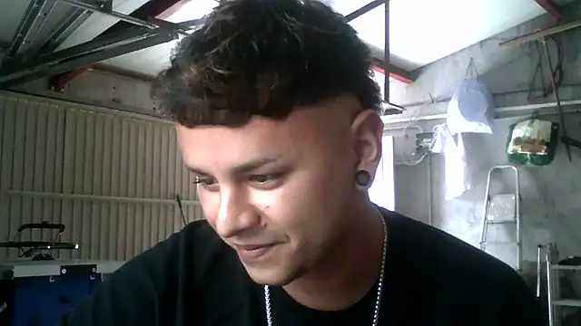 Snapshot of Sickbooy69 chatting on May 12, 2026, 4:24 pm Sickbooy69 online show from May 12, 2026, 4:24 pm