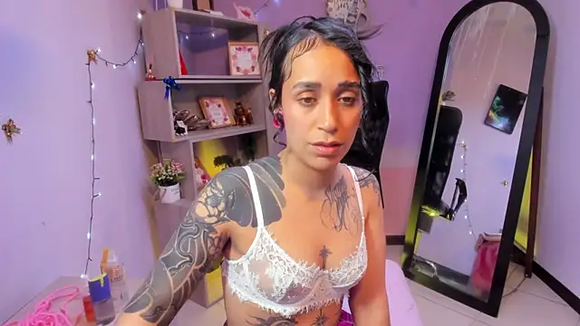 StaceyLeee online show from February 2, 2026, 7:57 pm