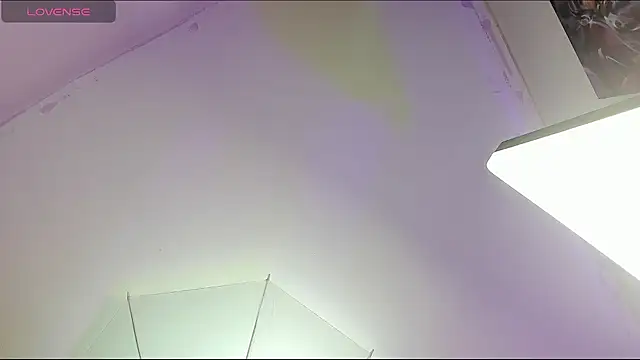 tinna noa online show from March 17, 2026, 3:31 am