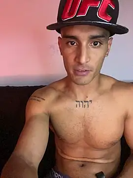 Snapshot of Maicol_xxxx chatting on February 15, 2026, 4:57 am Maicol xxxx online show from February 15, 2026, 4:57 am