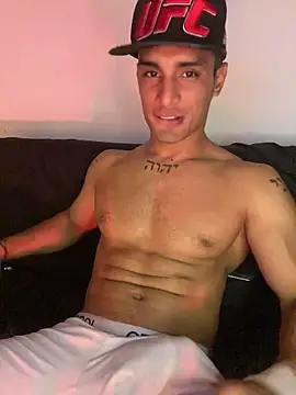 Snapshot of Maicol_xxxx chatting on February 10, 2026, 3:49 am Maicol xxxx online show from February 10, 2026, 3:49 am