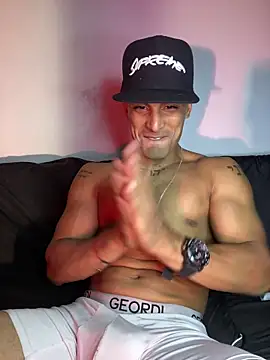 Snapshot of Maicol_xxxx chatting on March 13, 2026, 4:06 am Maicol xxxx online show from March 13, 2026, 4:06 am