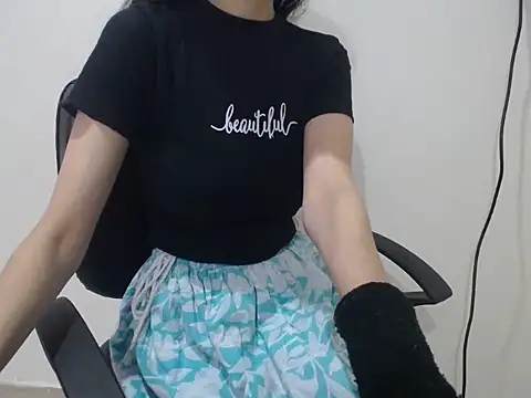 Snapshot of Farhana_beautyfull chatting on April 18, 2026, 4:37 am Farhana beautyfull online show from April 18, 2026, 4:37 am