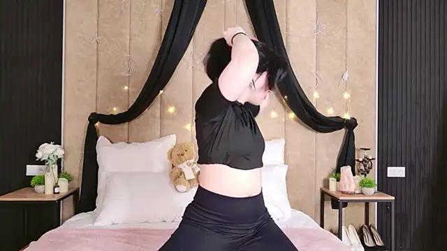 Milana Cold online show from February 1, 2026, 8:51 pm