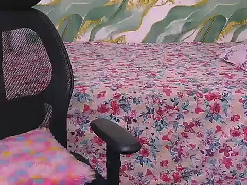 Snapshot of bold-smirthii chatting on March 6, 2026, 4:40 am bold-smirthii online show from March 6, 2026, 4:40 am