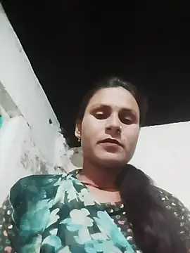 Snapshot of Cuty_priti chatting on August 1, 2026, 4:38 pm Cuty priti online show from August 1, 2026, 4:38 pm
