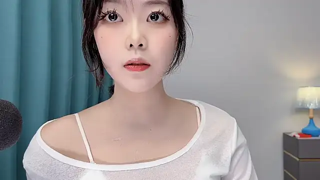smalldaisy online show from May 2, 2026, 2:17 am